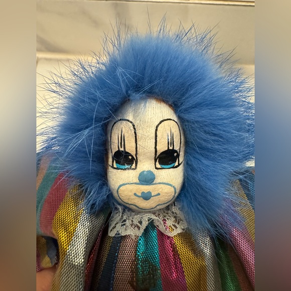 Vtg Q-Tee Clown Sand Doll Blue Rabbit Hair Hand Made & Painted 1980s 7” - Picture 2 of 4